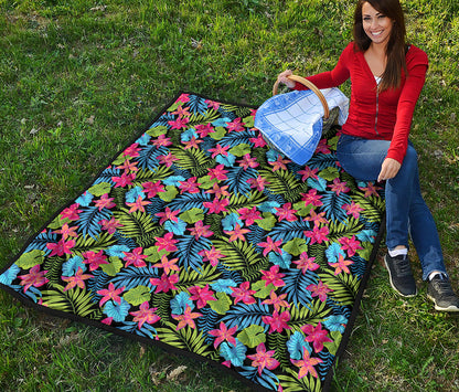 Hawaiian Floral Pattern Print Quilt