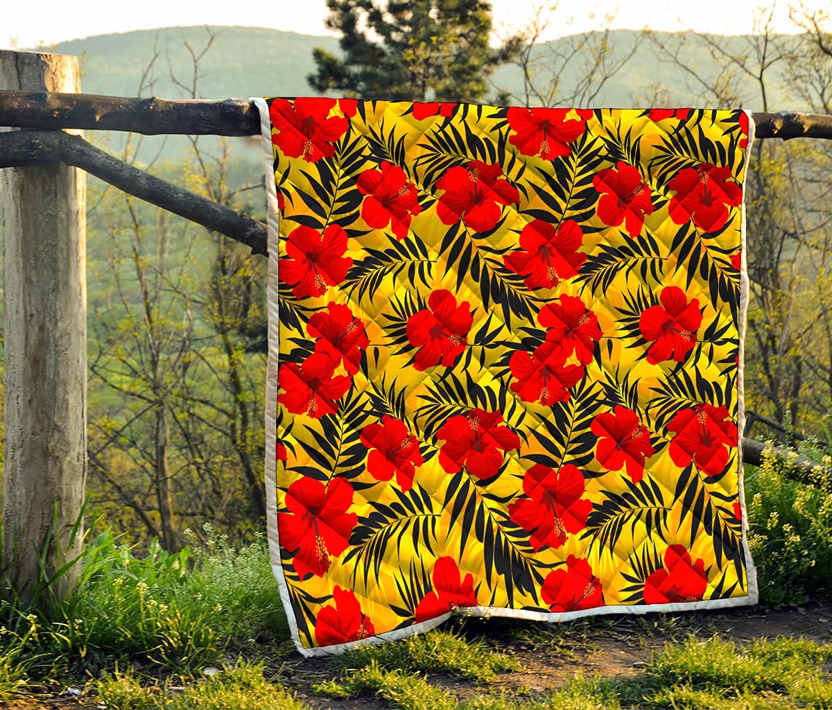 Hawaiian Hibiscus Flowers Pattern Print Quilt