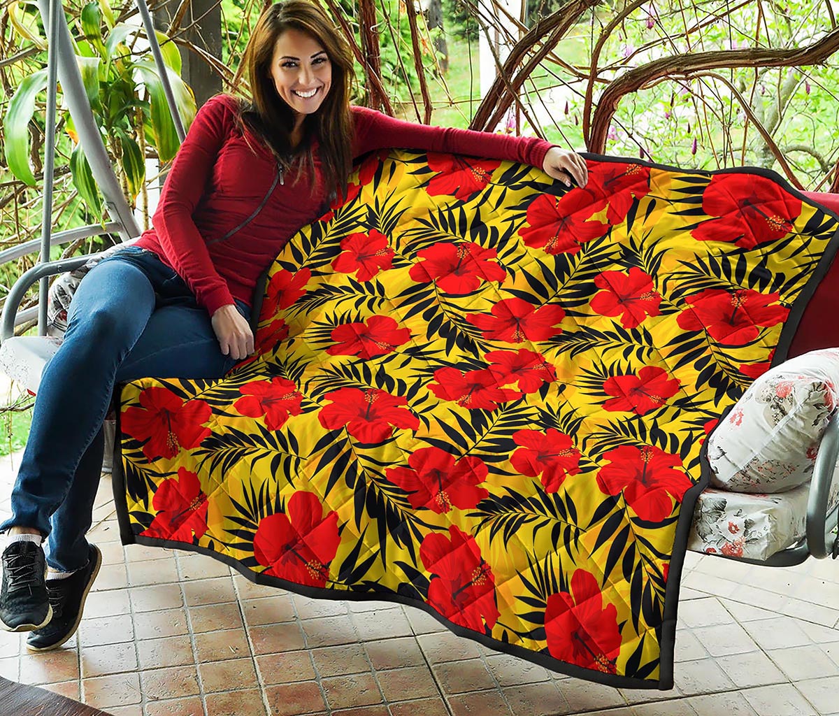Hawaiian Hibiscus Flowers Pattern Print Quilt