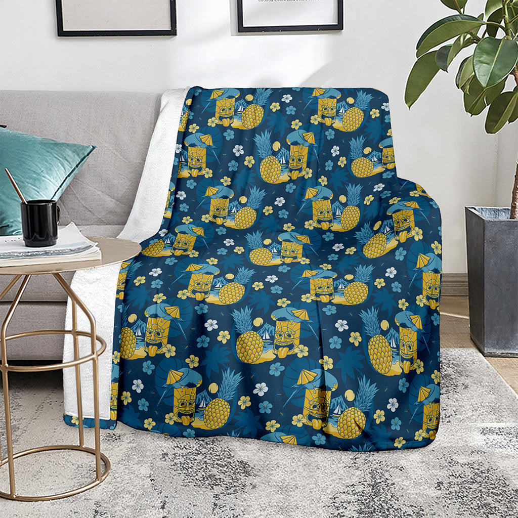 Hawaiian Tiki Pattern Print Blanket