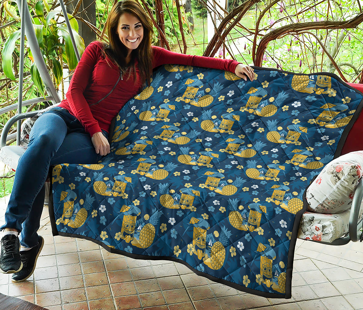 Hawaiian Tiki Pattern Print Quilt
