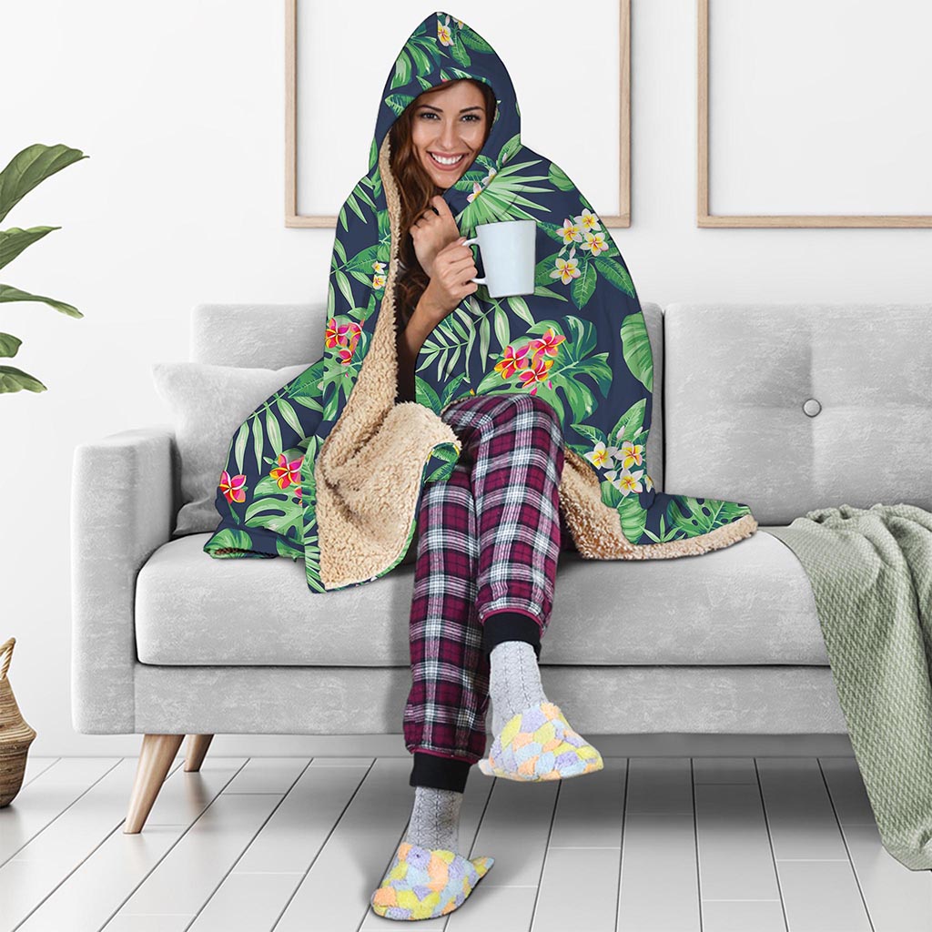 Hawaiian Tropical Leaves Pattern Print Hooded Blanket