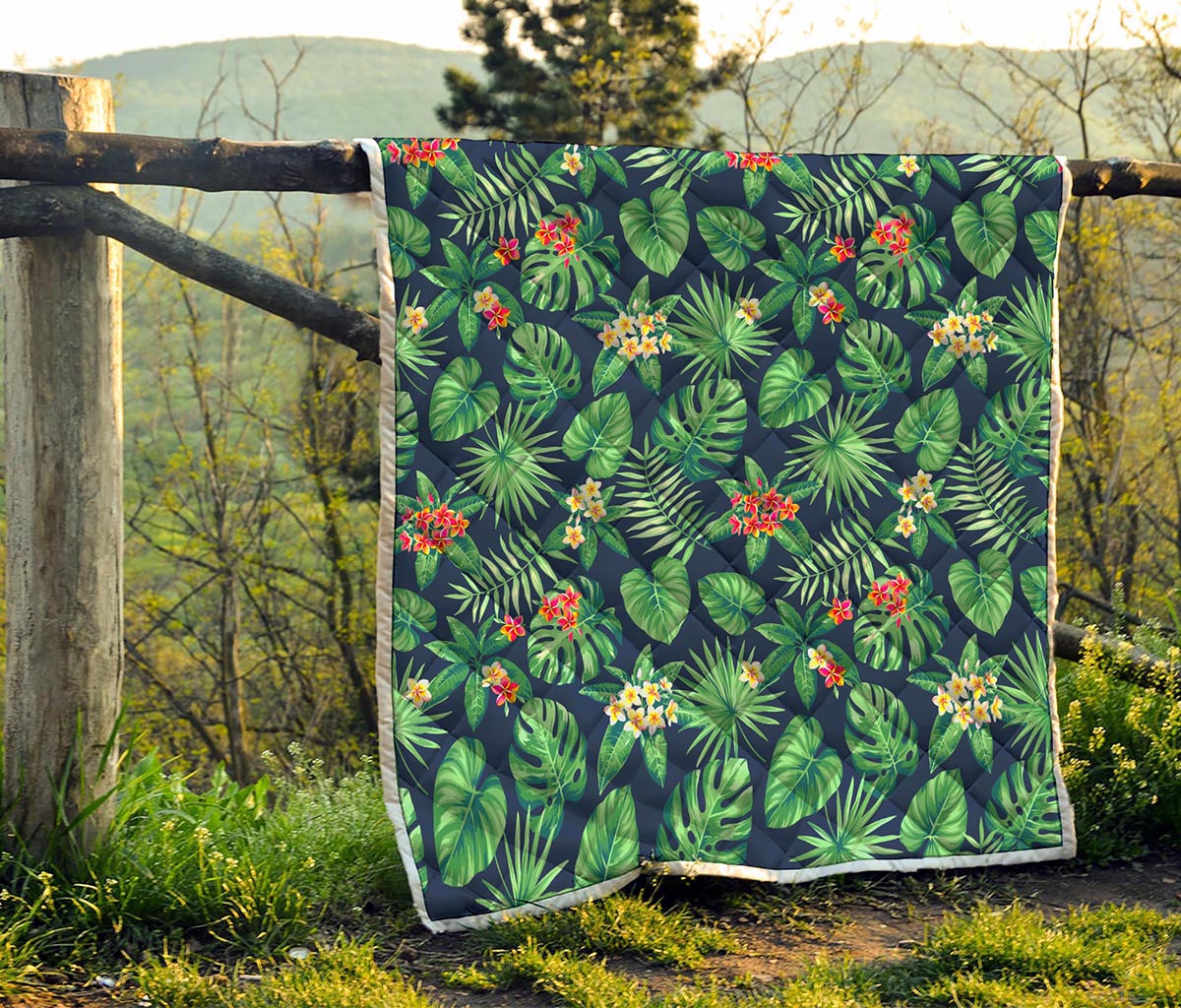Hawaiian Tropical Leaves Pattern Print Quilt