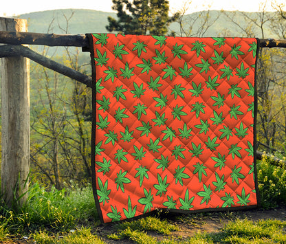 Hemp Leaf Pattern Print Quilt
