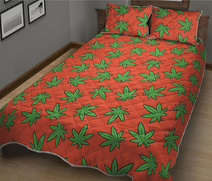 Hemp Leaf Pattern Print Quilt Bed Set