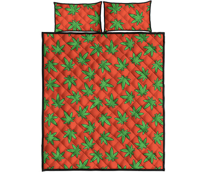 Hemp Leaf Pattern Print Quilt Bed Set