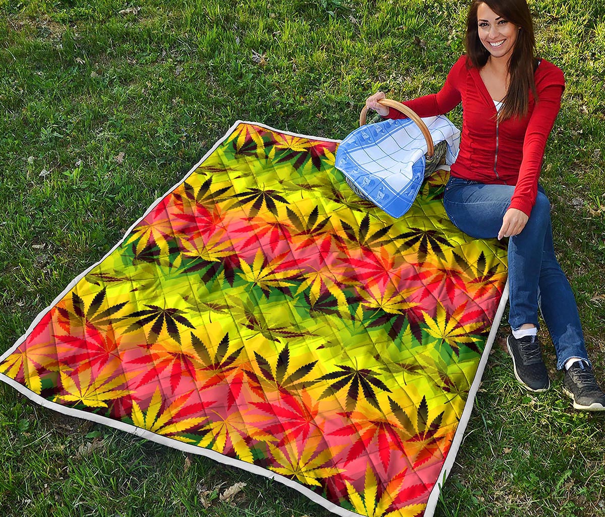 Hemp Leaf Reggae Pattern Print Quilt