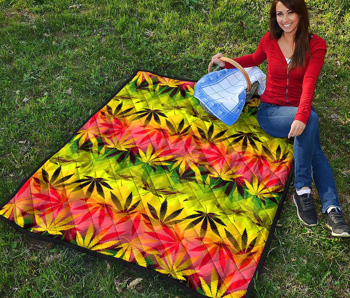 Hemp Leaf Reggae Pattern Print Quilt