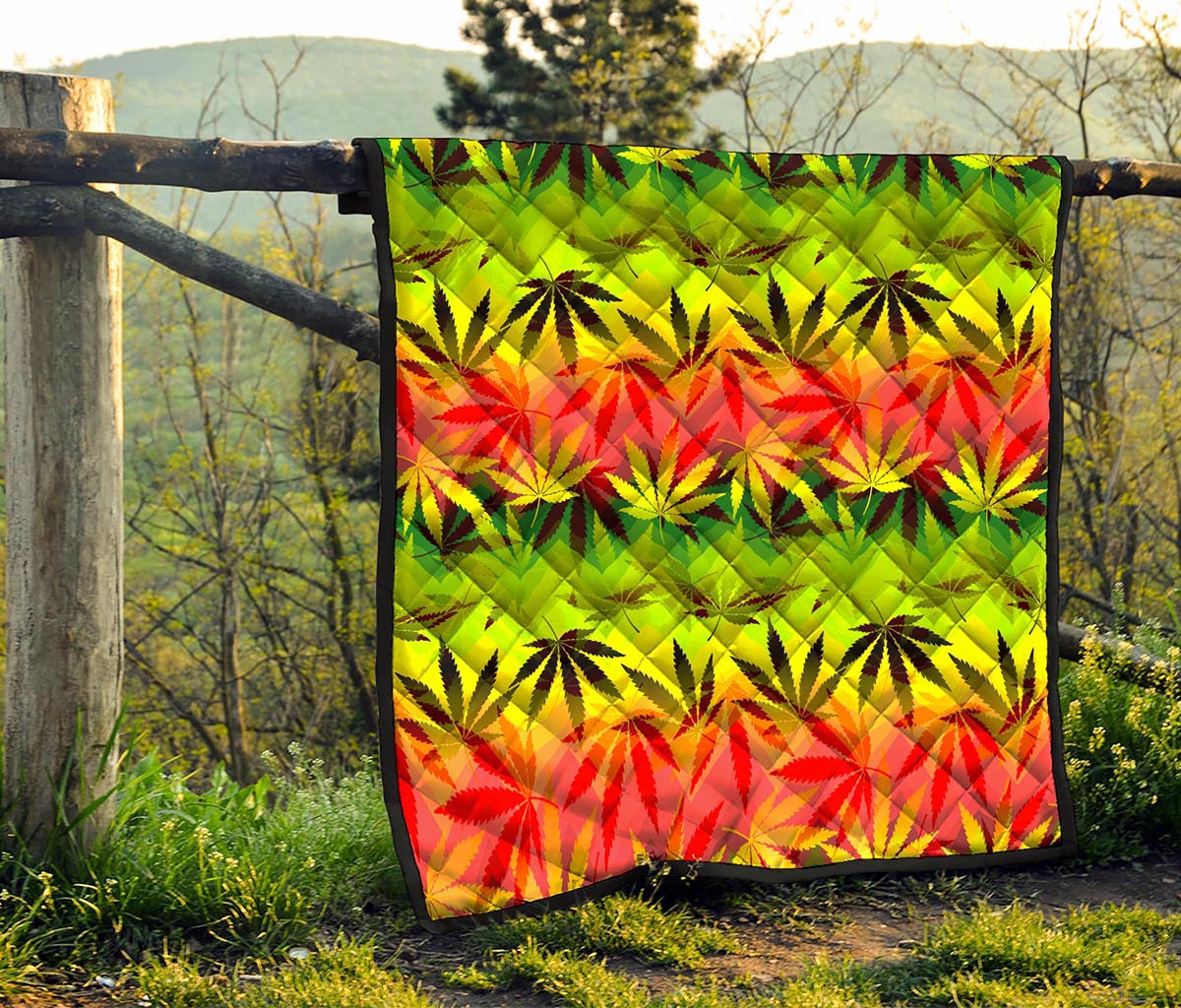 Hemp Leaf Reggae Pattern Print Quilt