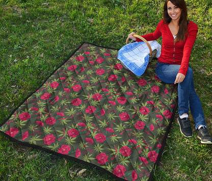 Hemp Leaves And Flowers Pattern Print Quilt