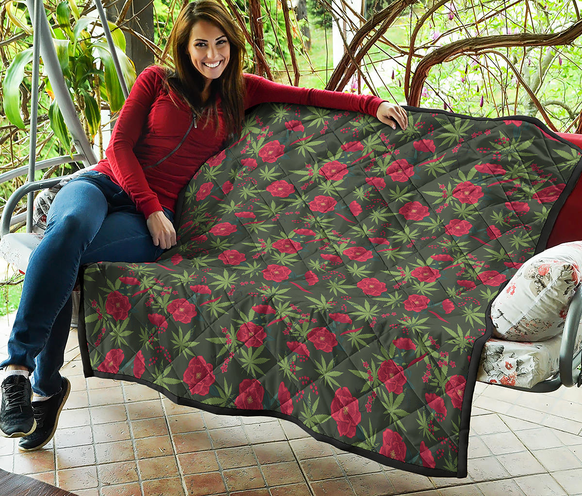 Hemp Leaves And Flowers Pattern Print Quilt