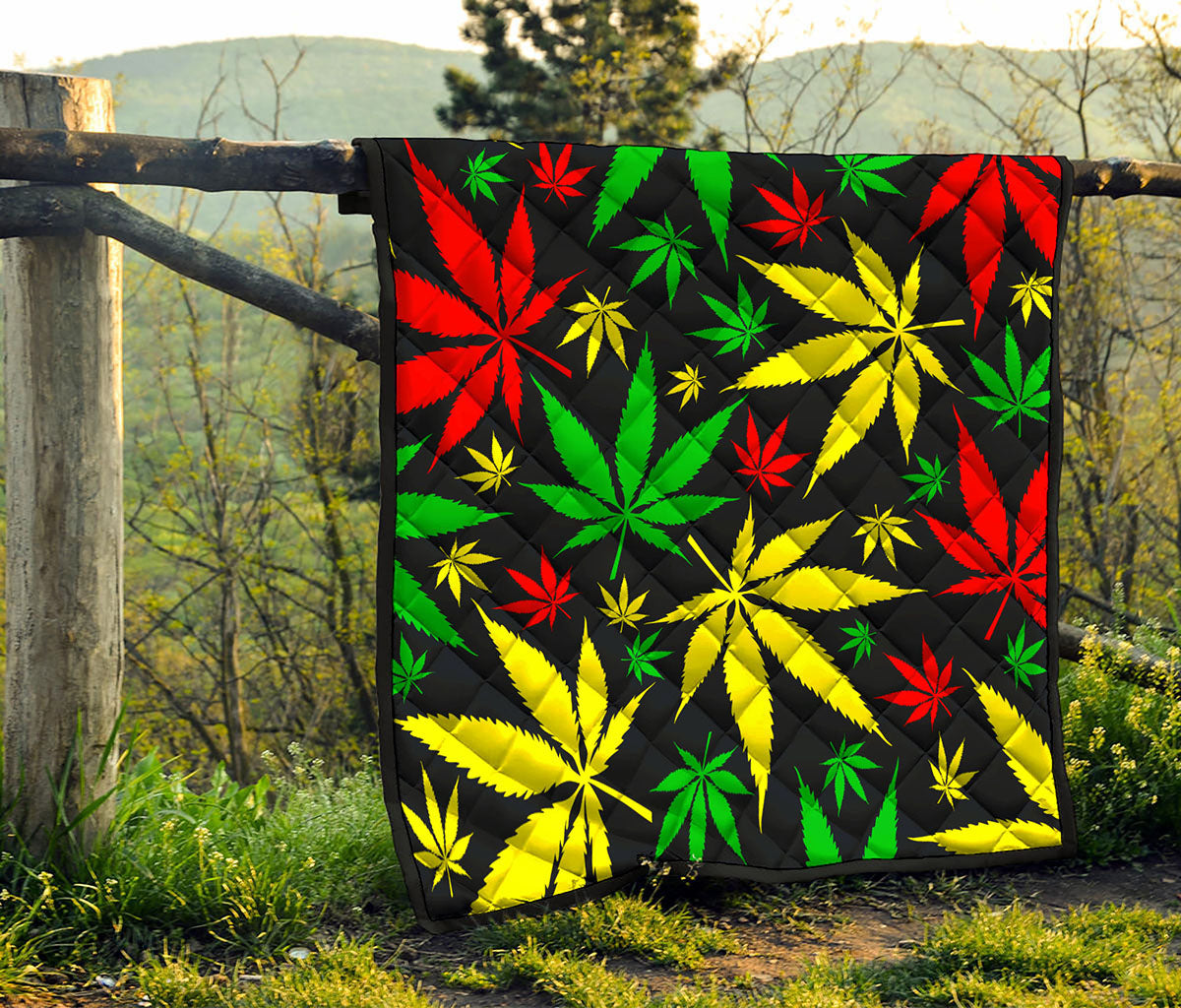 Hemp Leaves Reggae Pattern Print Quilt