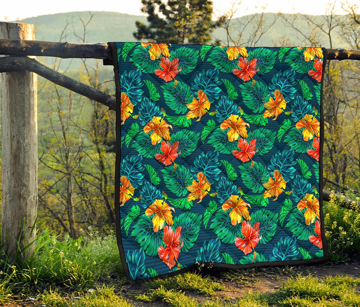 Hibiscus Monstera Hawaii Pattern Print Quilt