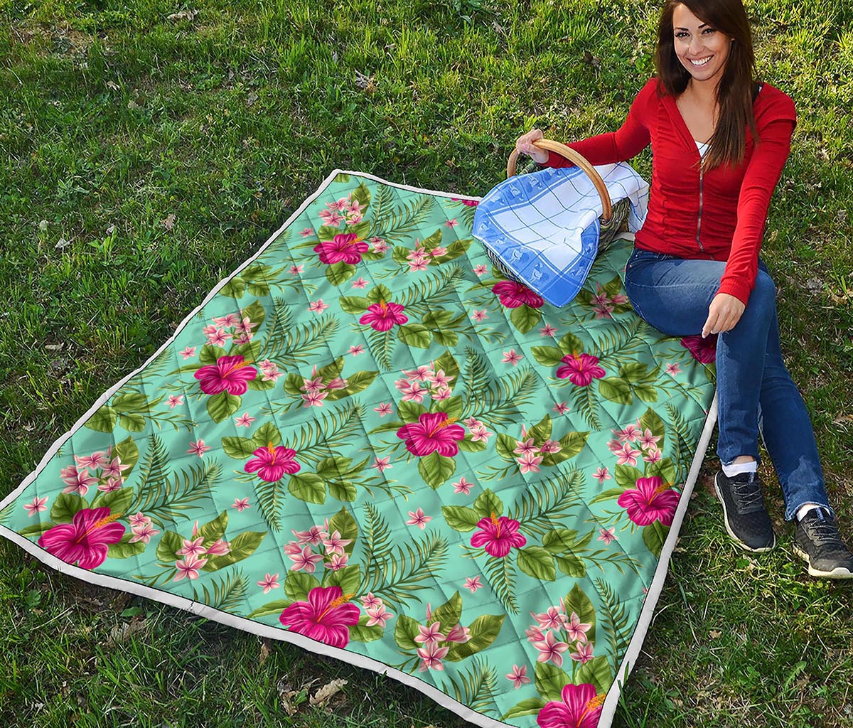 Hibiscus Plumeria Flowers Pattern Print Quilt