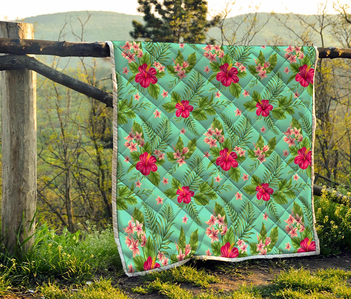 Hibiscus Plumeria Flowers Pattern Print Quilt
