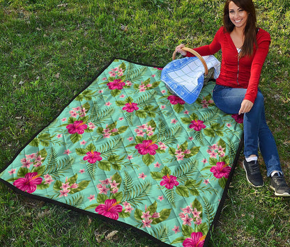 Hibiscus Plumeria Flowers Pattern Print Quilt