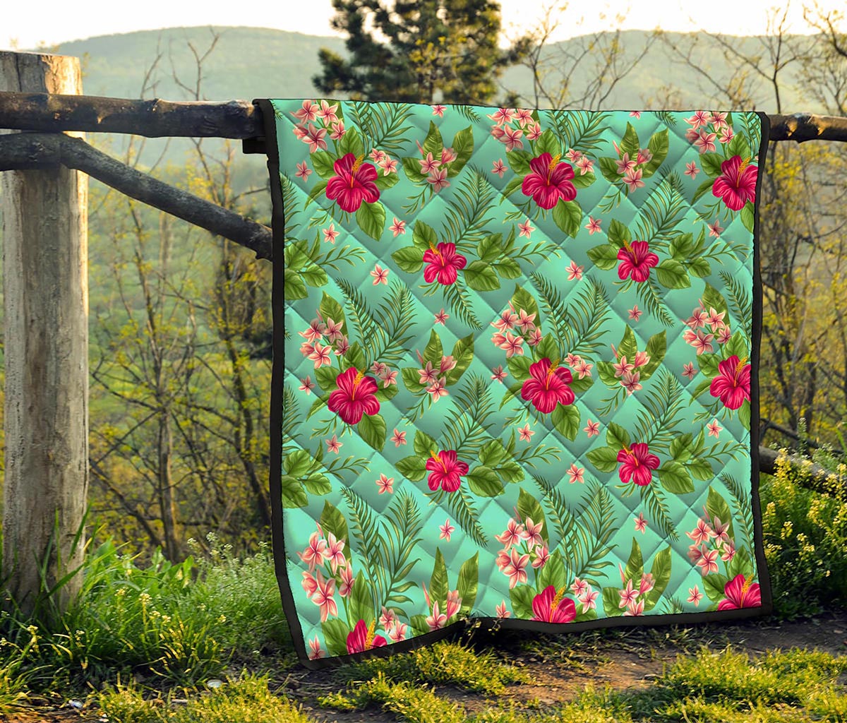 Hibiscus Plumeria Flowers Pattern Print Quilt