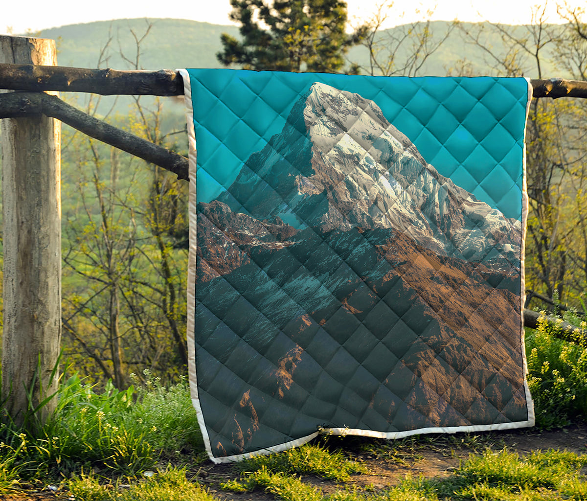 Himalaya Mountain Print Quilt