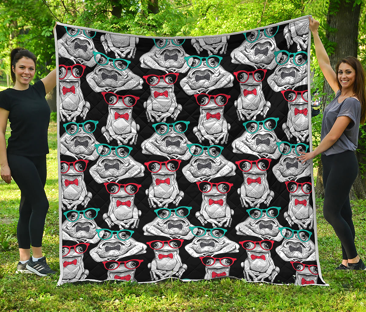 Hipster Frog Pattern Print Quilt