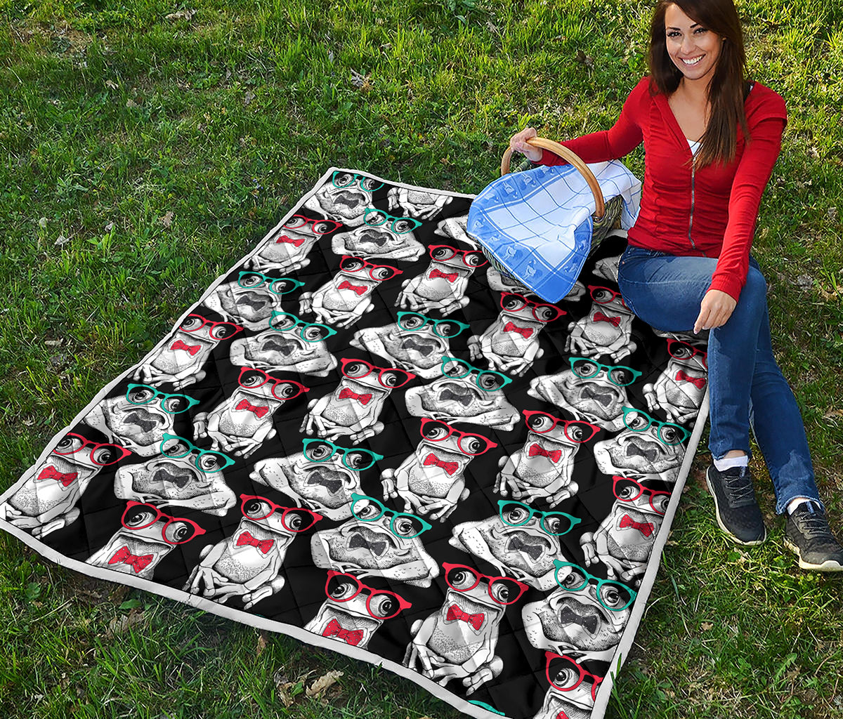 Hipster Frog Pattern Print Quilt
