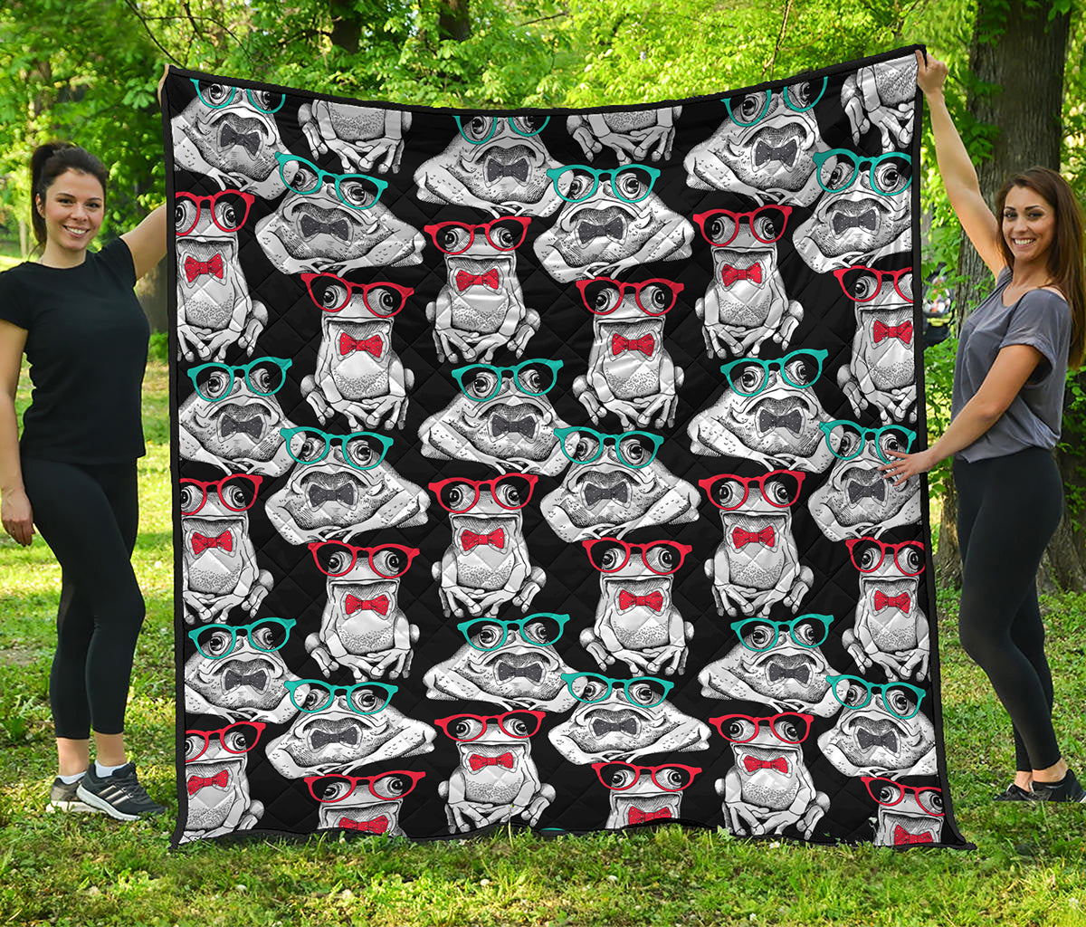 Hipster Frog Pattern Print Quilt