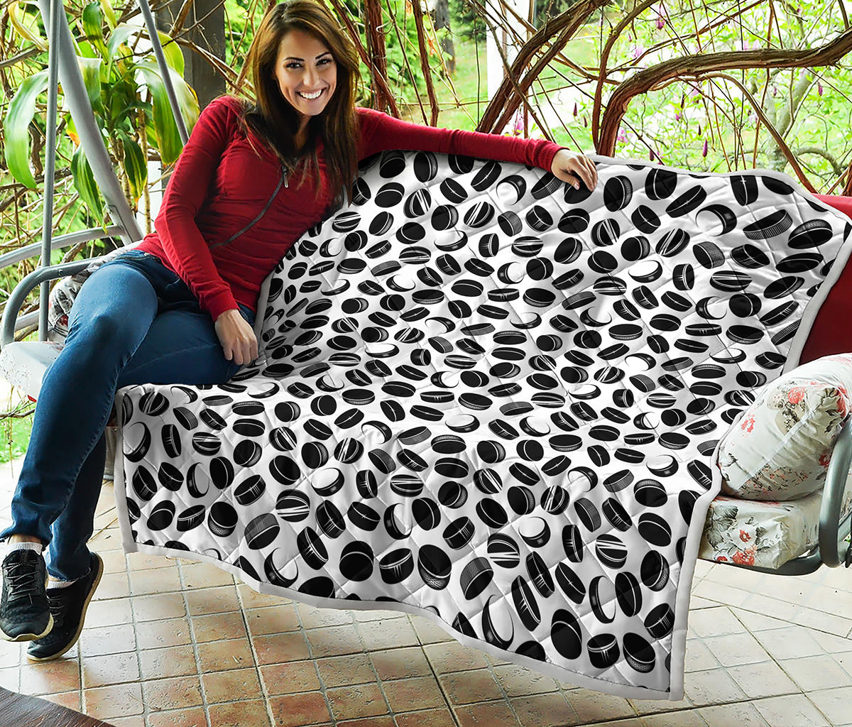 Hockey Puck Pattern Print Quilt