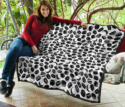 Hockey Puck Pattern Print Quilt