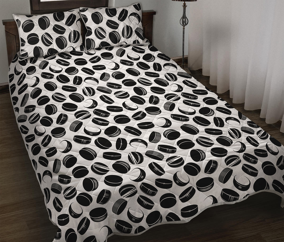 Hockey Puck Pattern Print Quilt Bed Set