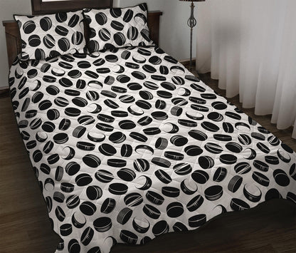 Hockey Puck Pattern Print Quilt Bed Set