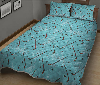 Hockey Stick And Puck Pattern Print Quilt Bed Set