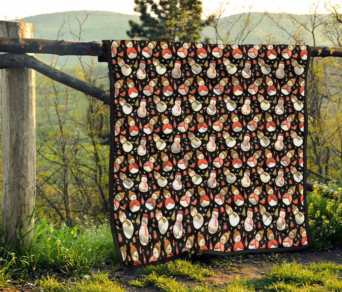Holiday Snowman Pattern Print Quilt
