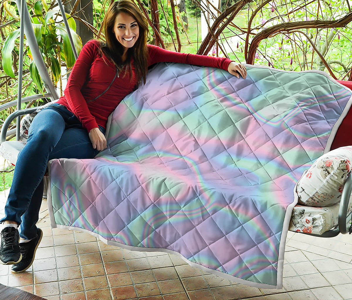 Holographic Waves Print Quilt
