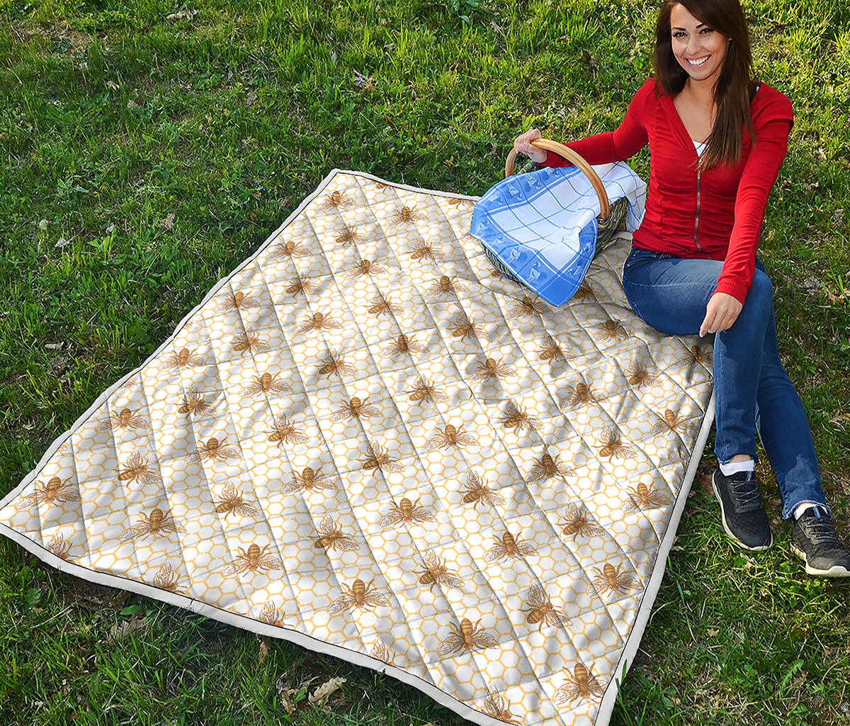 Honey Bee Hive Pattern Print Quilt