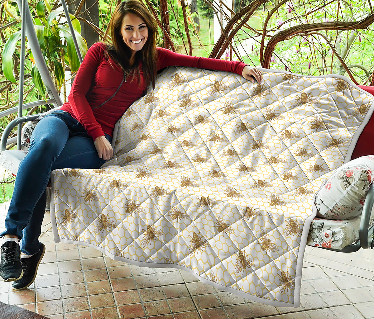 Honey Bee Hive Pattern Print Quilt