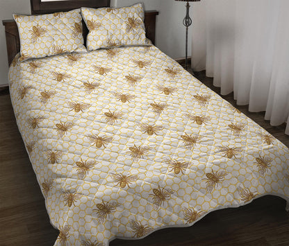 Honey Bee Hive Pattern Print Quilt Bed Set