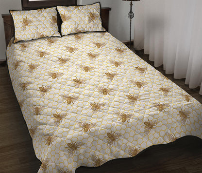 Honey Bee Hive Pattern Print Quilt Bed Set