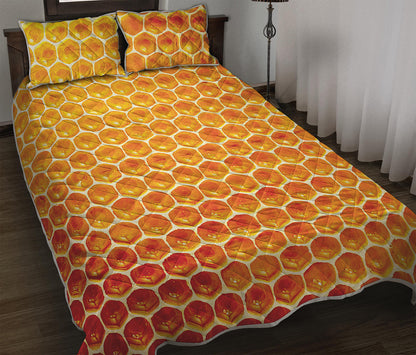Honey Bee Hive Print Quilt Bed Set