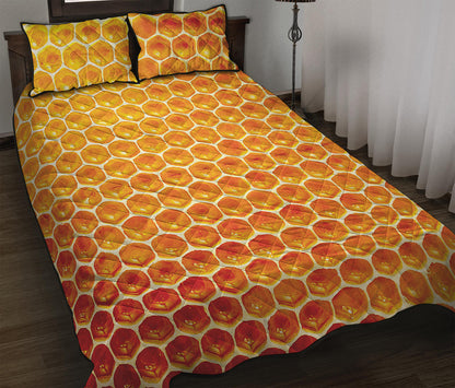 Honey Bee Hive Print Quilt Bed Set