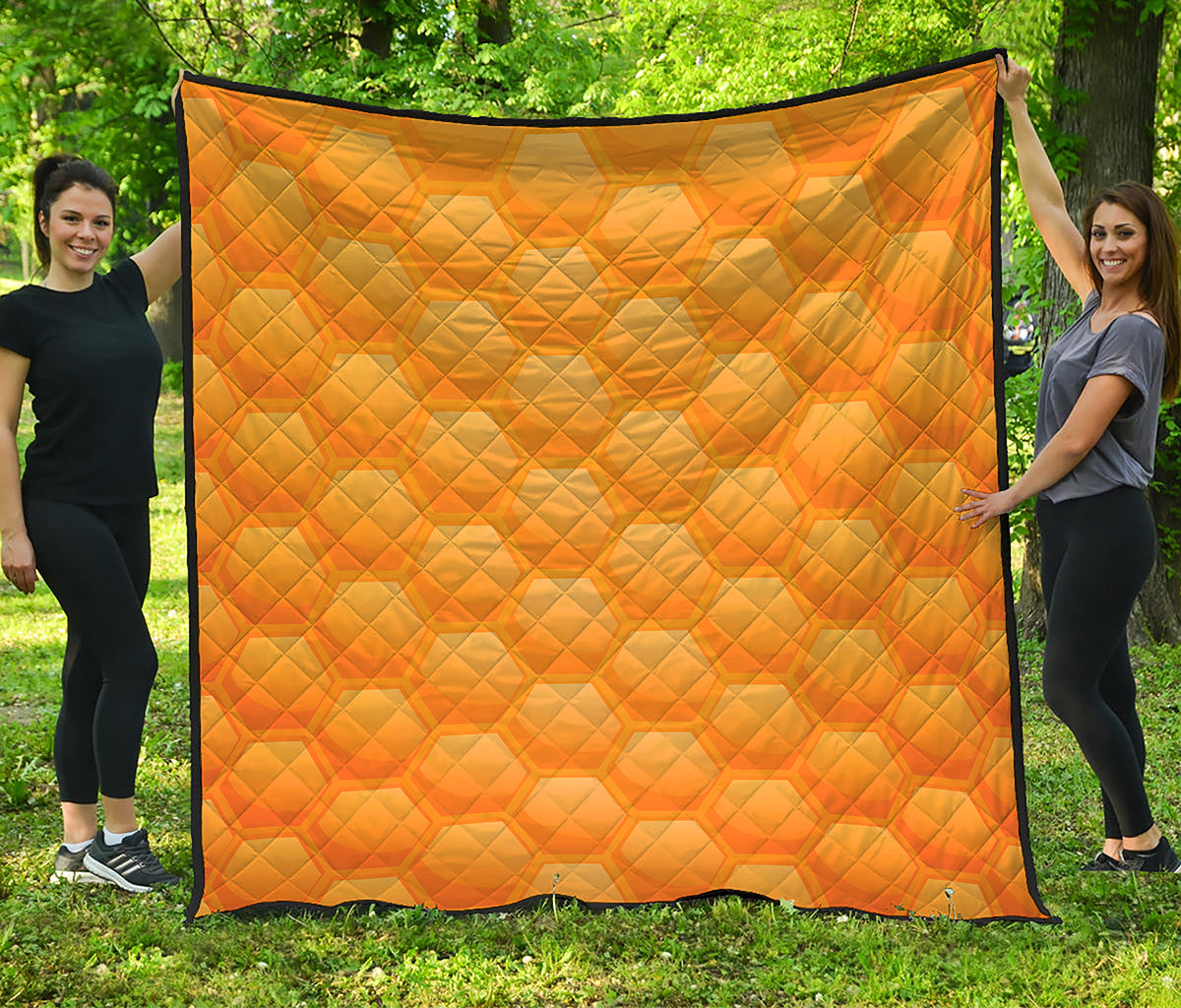Honeycomb Pattern Print Quilt