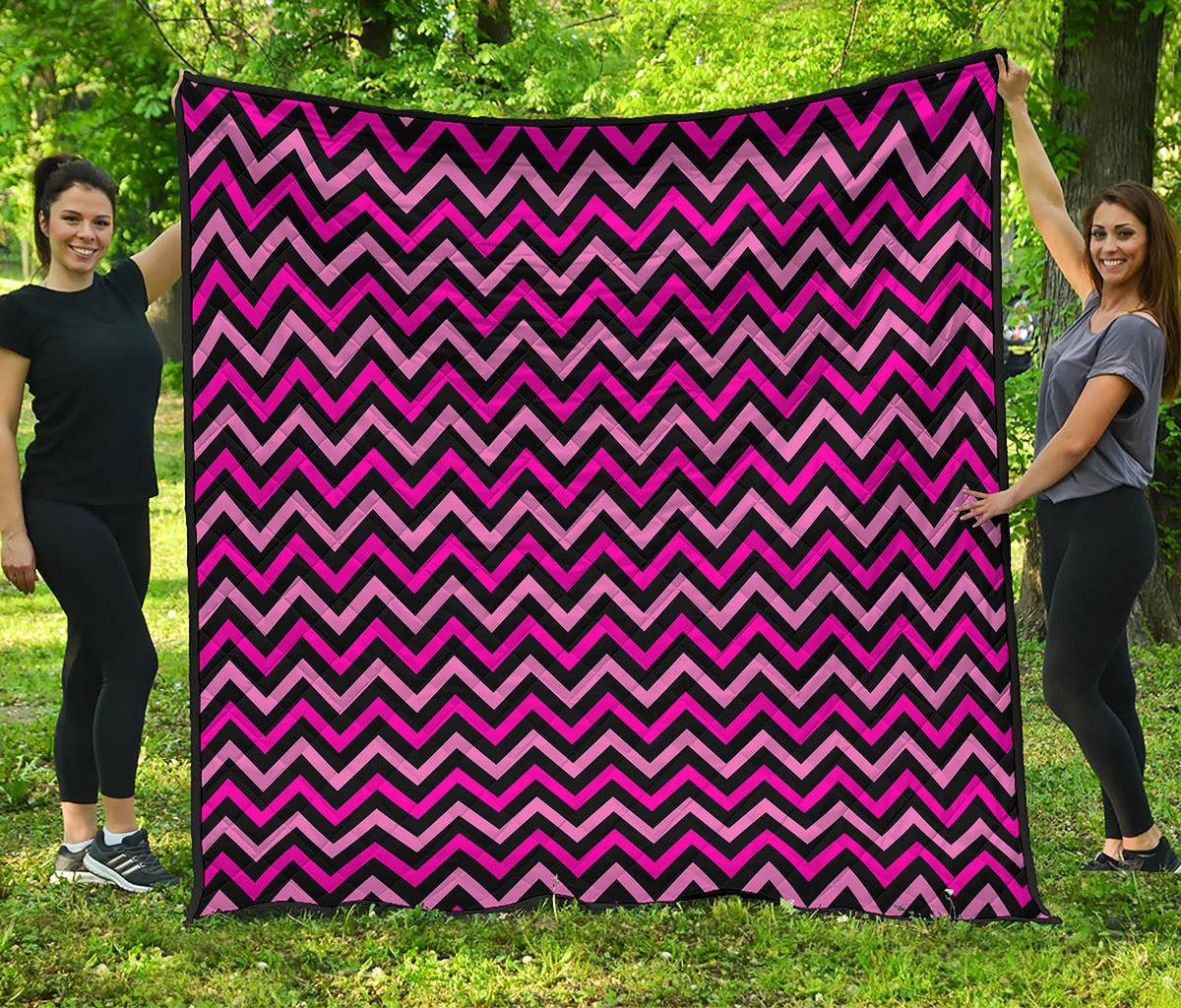 Hot Pink And Black Chevron Pattern Print Quilt