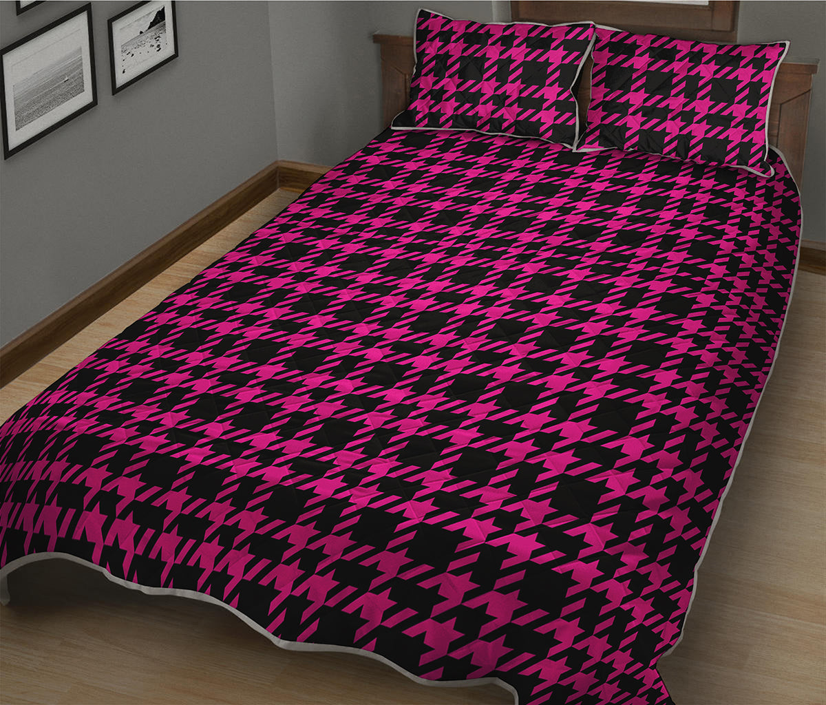 Hot Pink And Black Houndstooth Print Quilt Bed Set