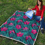 Hot Pink Hibiscus Tropical Pattern Print Quilt
