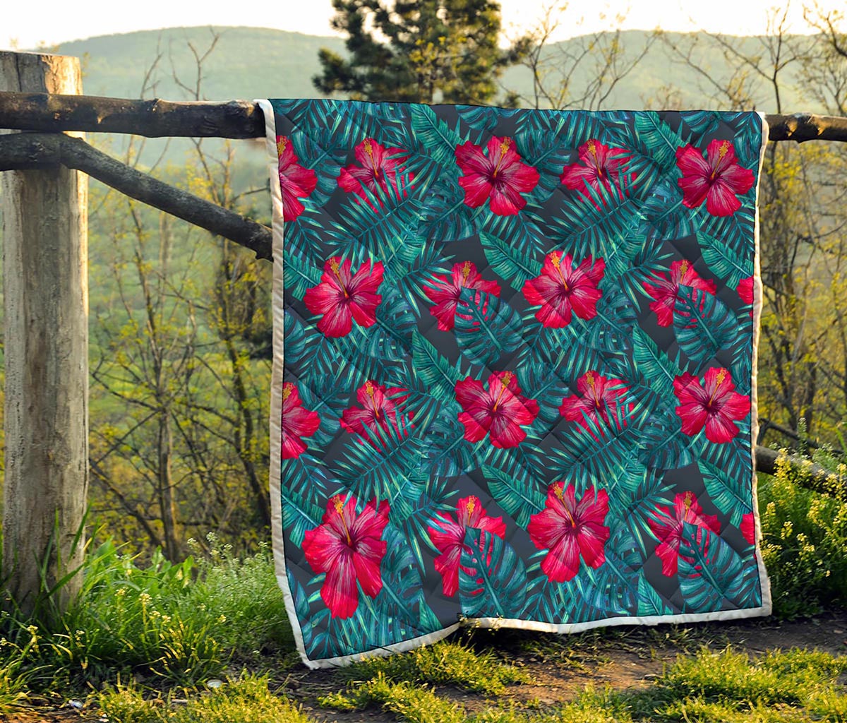 Hot Pink Hibiscus Tropical Pattern Print Quilt