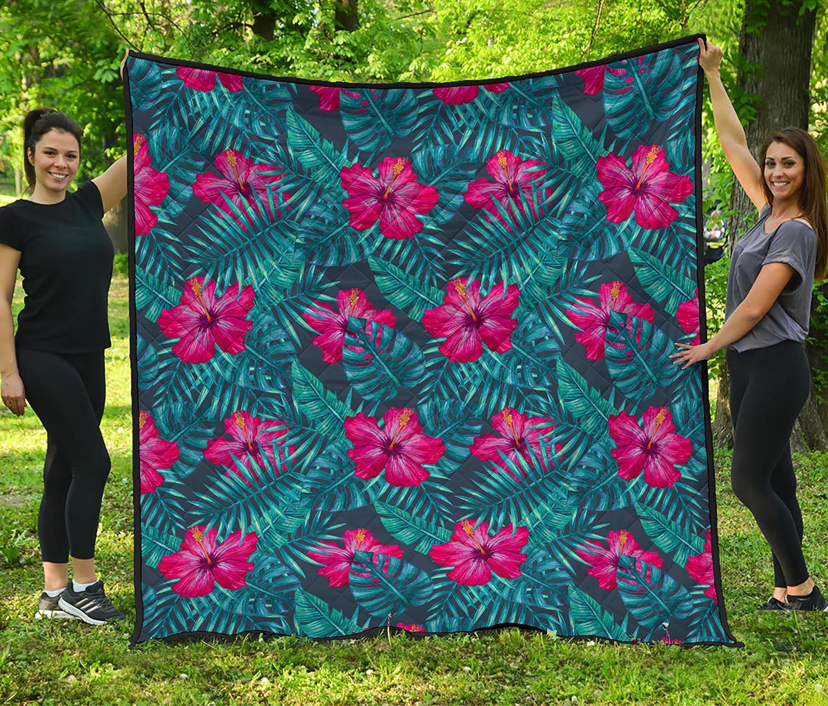Hot Pink Hibiscus Tropical Pattern Print Quilt