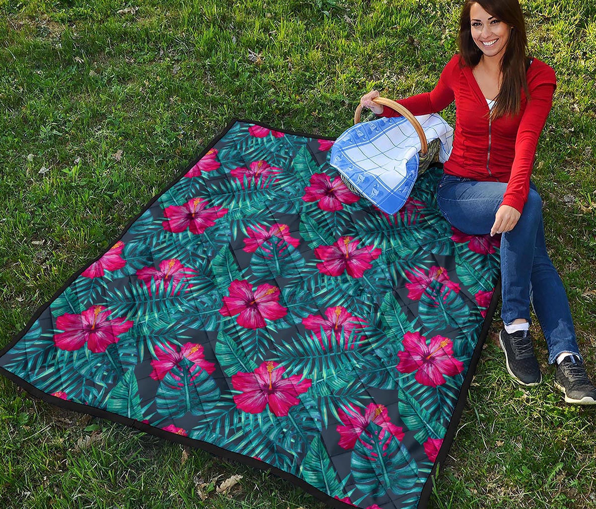 Hot Pink Hibiscus Tropical Pattern Print Quilt
