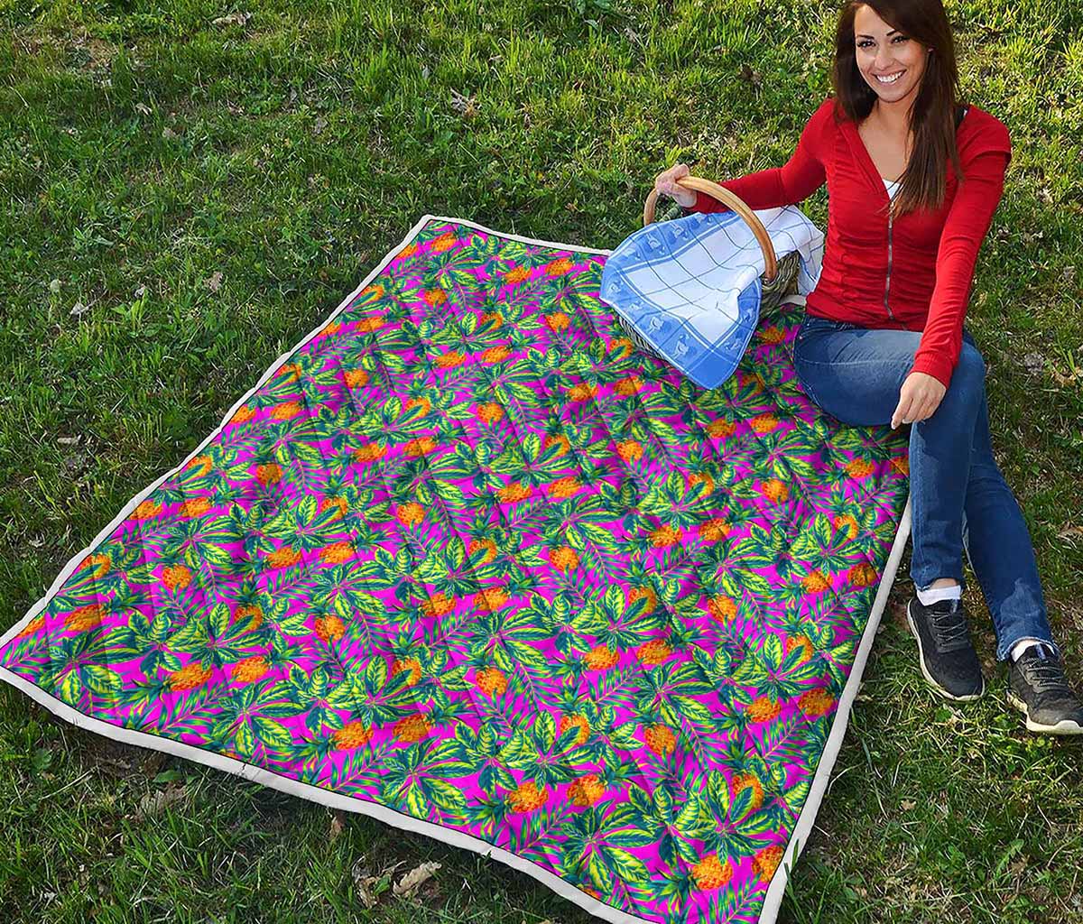 Hot Purple Pineapple Pattern Print Quilt