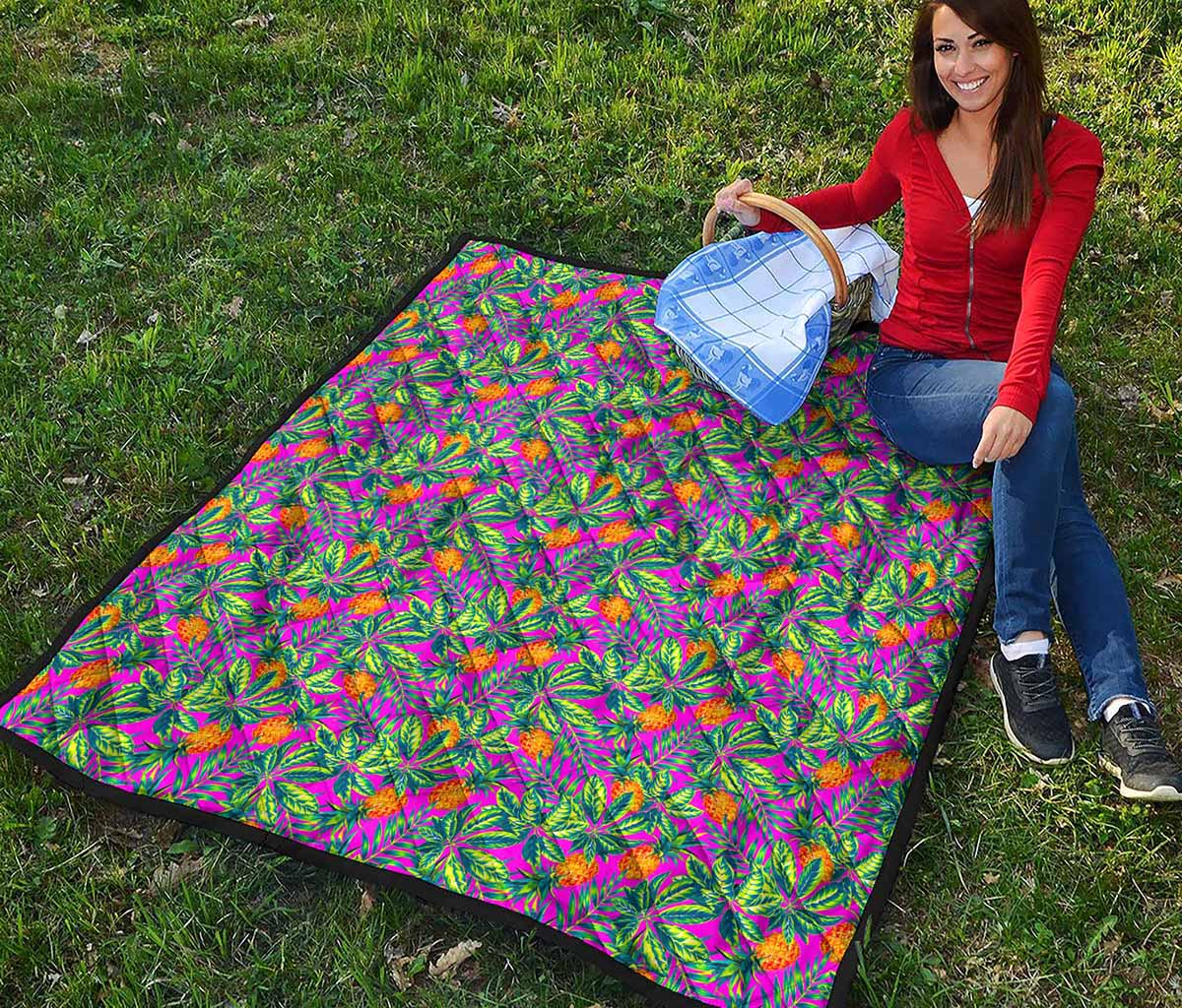 Hot Purple Pineapple Pattern Print Quilt