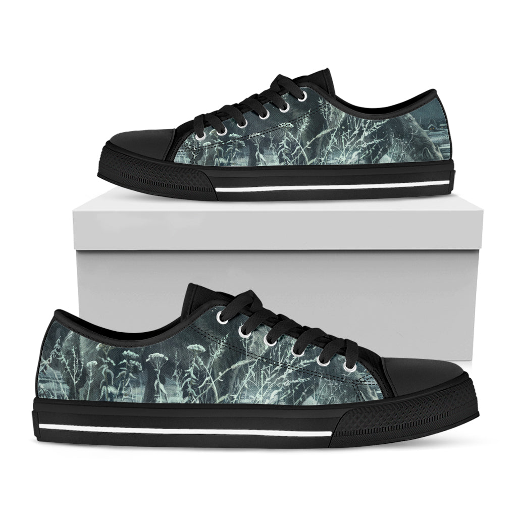 Howling Snowy Wolf Painting Print Black Low Top Shoes