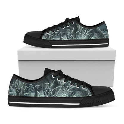 Howling Snowy Wolf Painting Print Black Low Top Shoes