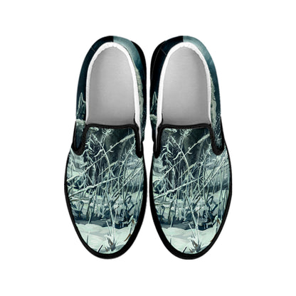 Howling Snowy Wolf Painting Print Black Slip On Shoes